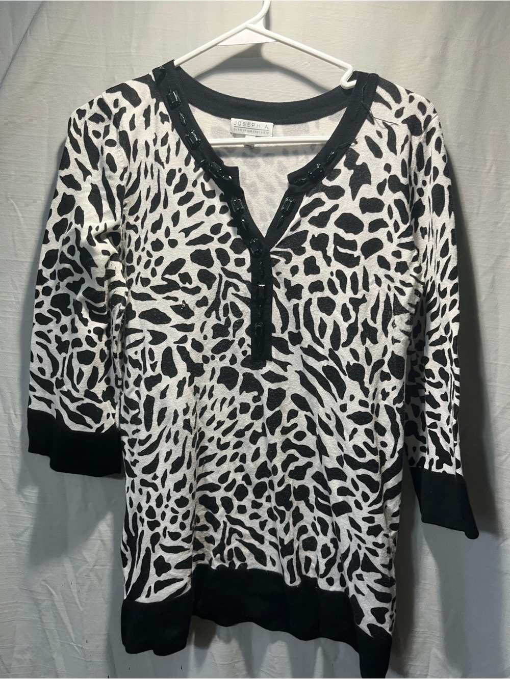 Joseph A MEDIUM Black & White Animal Print Women's Sweater